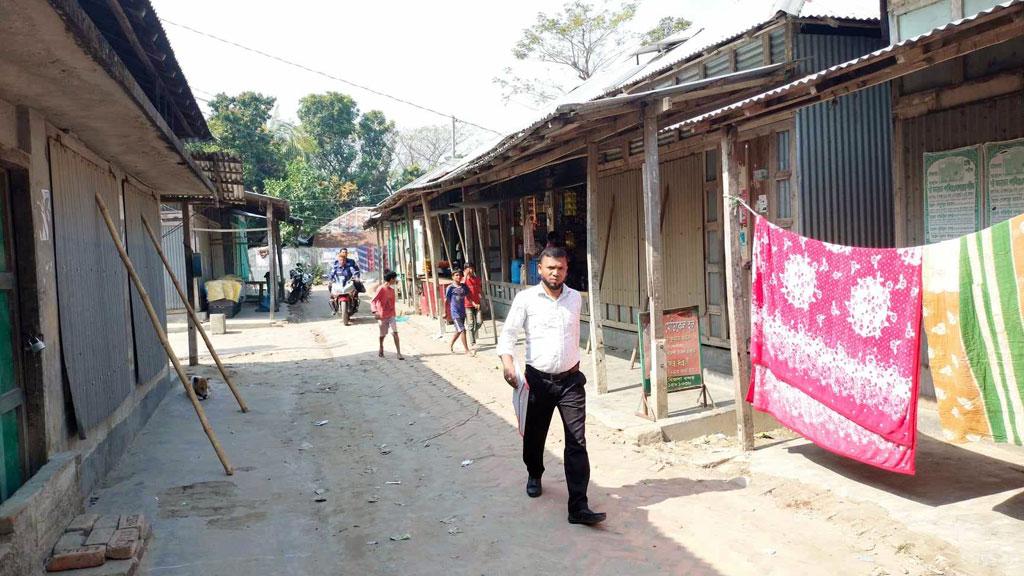 মেঘনার তীরে জুয়াড়ি ধরতে গিয়ে হামলার শিকার ৩ পুলিশ সদস্য