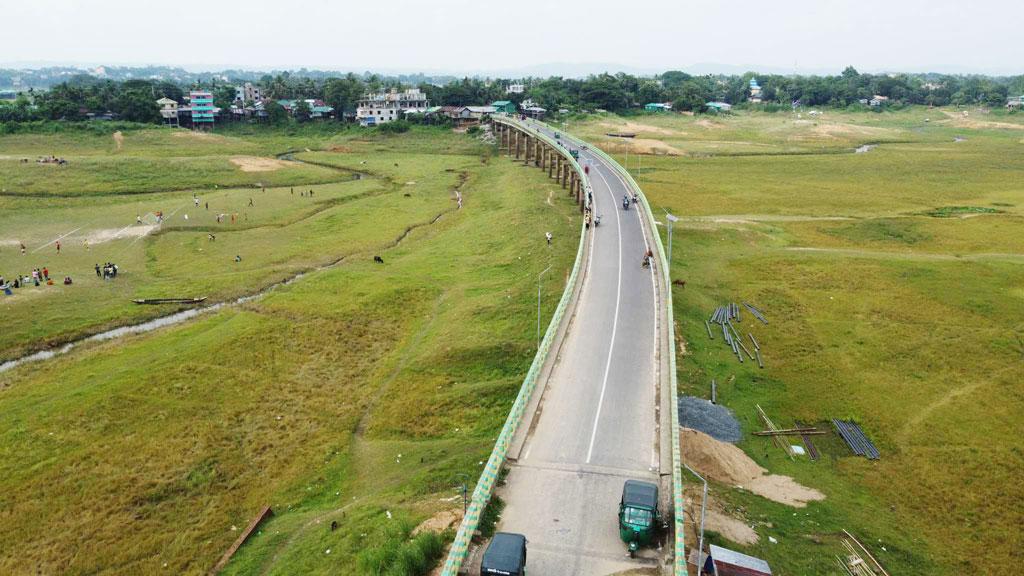 ভরা বর্ষায় পানি নেই কাপ্তাই হ্রদে, ব্যবসায় ক্ষতি