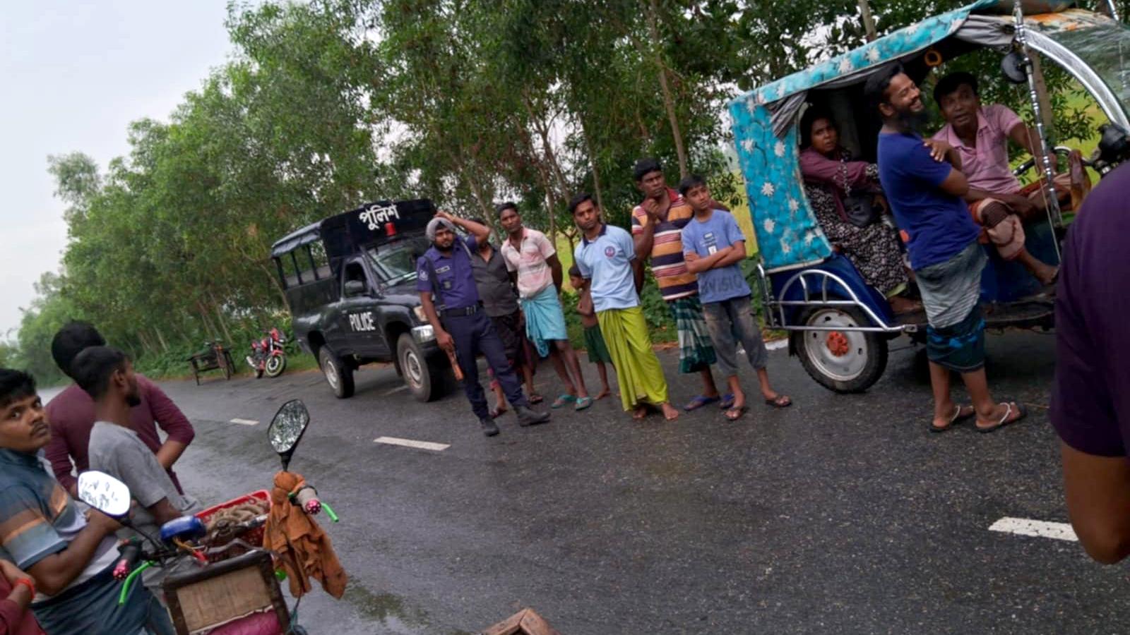 বাড়ি ফেরার সময় অটোরিকশা উল্টে প্রসূতির মৃত্যু, অক্ষত নবজাতক