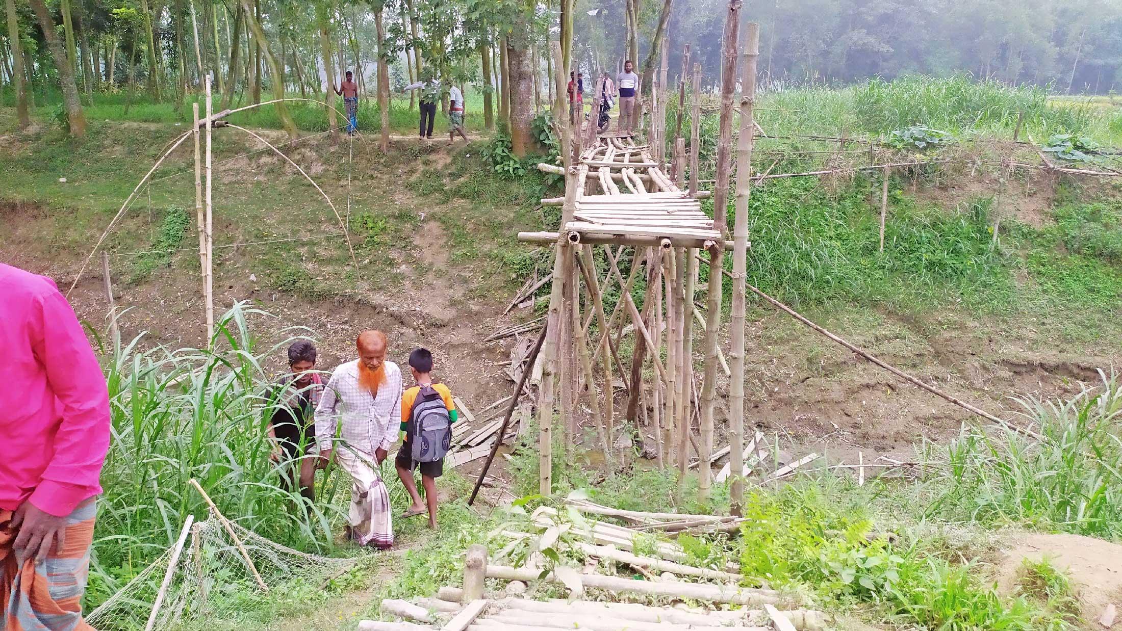 নির্বাচনে পরাজয়ের ক্ষোভে সাঁকো ভাঙার অভিযোগ 