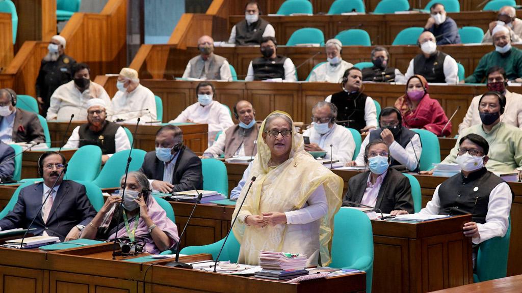 শ্রীলঙ্কার অর্থনৈতিক সংকটের বিষয়ে সতর্ক বাংলাদেশ: প্রধানমন্ত্রী