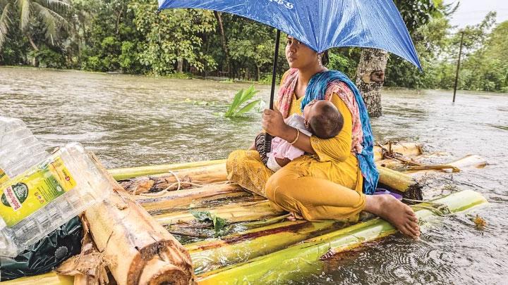 নোয়াখালী ও লক্ষ্মীপুরে বন্যা: নদী-খালের বাঁধই গলার কাঁটা