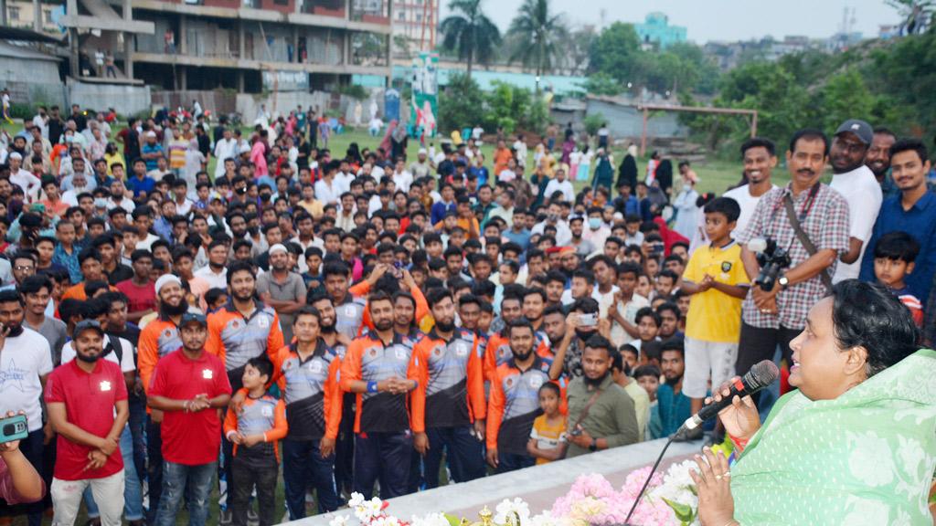 খেলাধুলার প্রসার বেশি করে ঘটুক: আইভী