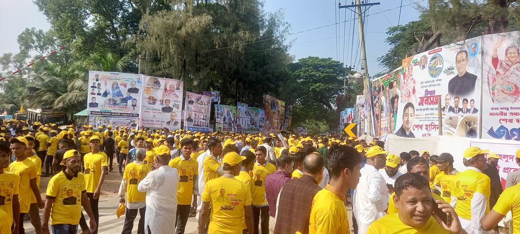 কর্ণফুলী টানেল: আওয়ামী লীগের জনসভায় সকাল থেকেই জনস্রোত