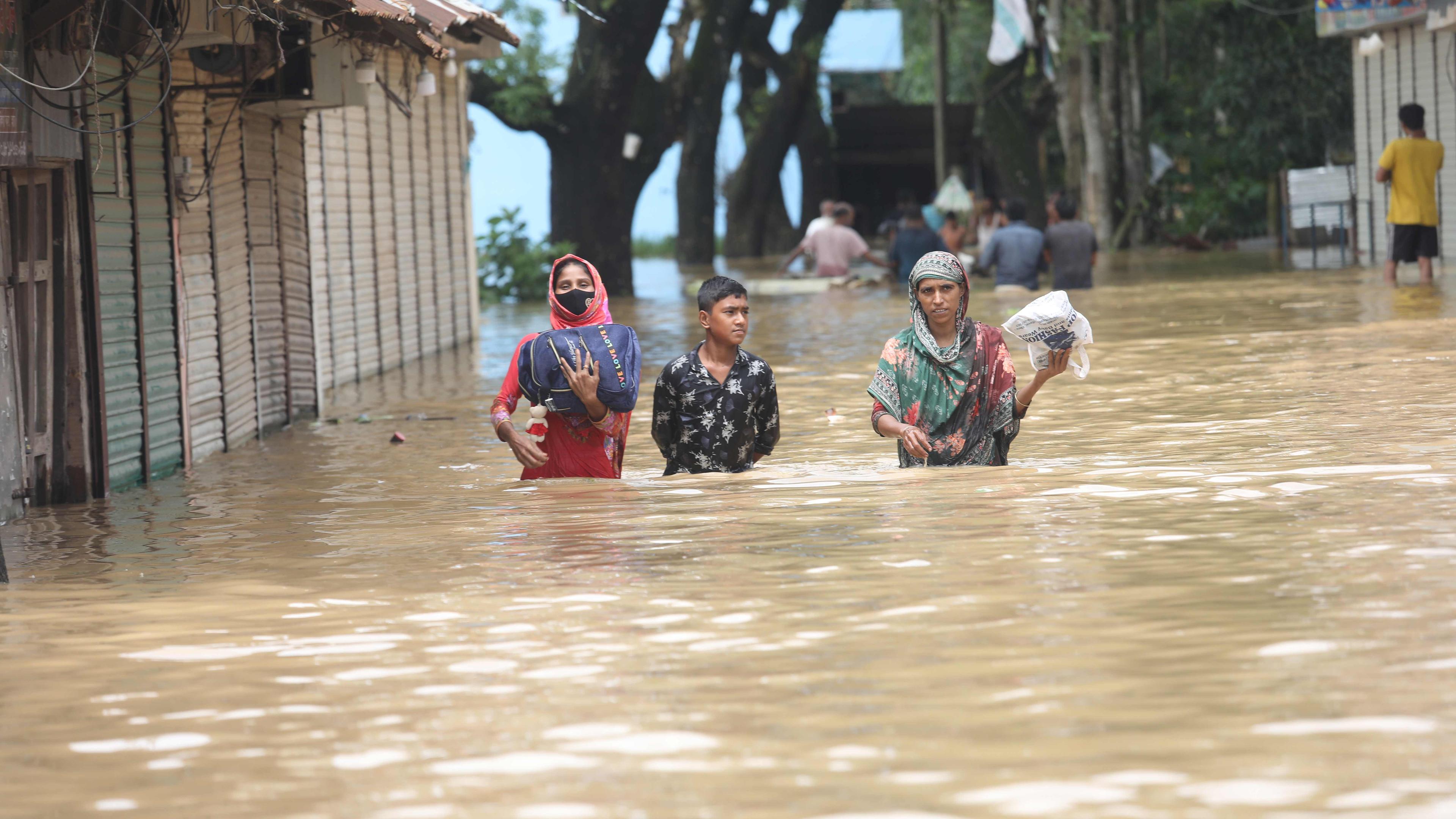 সাড়ে ১০ লাখ পরিবার বন্যায় ক্ষতিগ্রস্ত, মৃত্যু ১৮