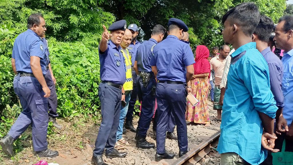 চুয়াডাঙ্গায় রেললাইন থেকে গৃহবধূর মরদেহ উদ্ধার, শরীরে ধারালো অস্ত্রের আঘাতের চিহ্ন