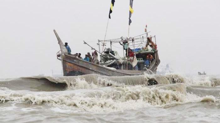 বঙ্গোপসাগরে ট্রলার ডুবি: নিখোঁজ ২ জেলের মরদেহ উদ্ধার