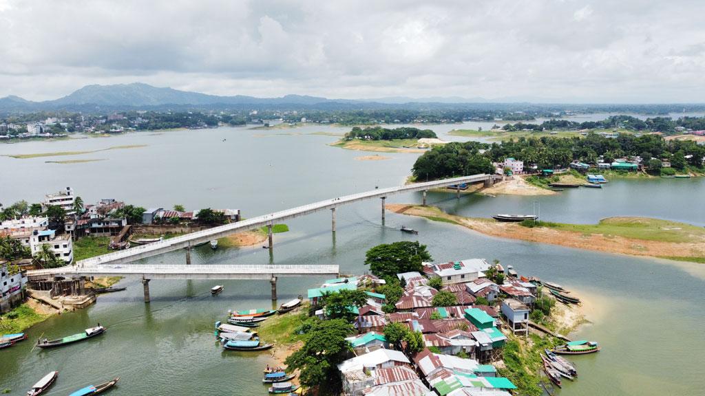 জেএসএসে অসন্তোষ,তুষ্টি সরকারে