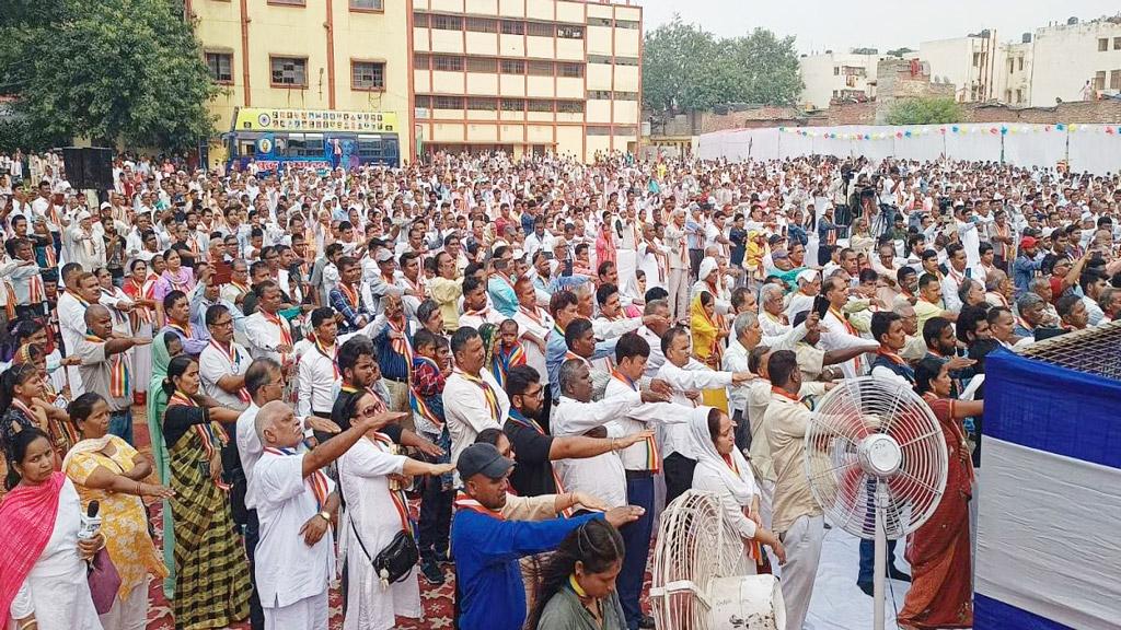 দিল্লিতে ৭ হাজার মানুষের বৌদ্ধ ধর্মে শপথ, বিজেপির প্রতিবাদ