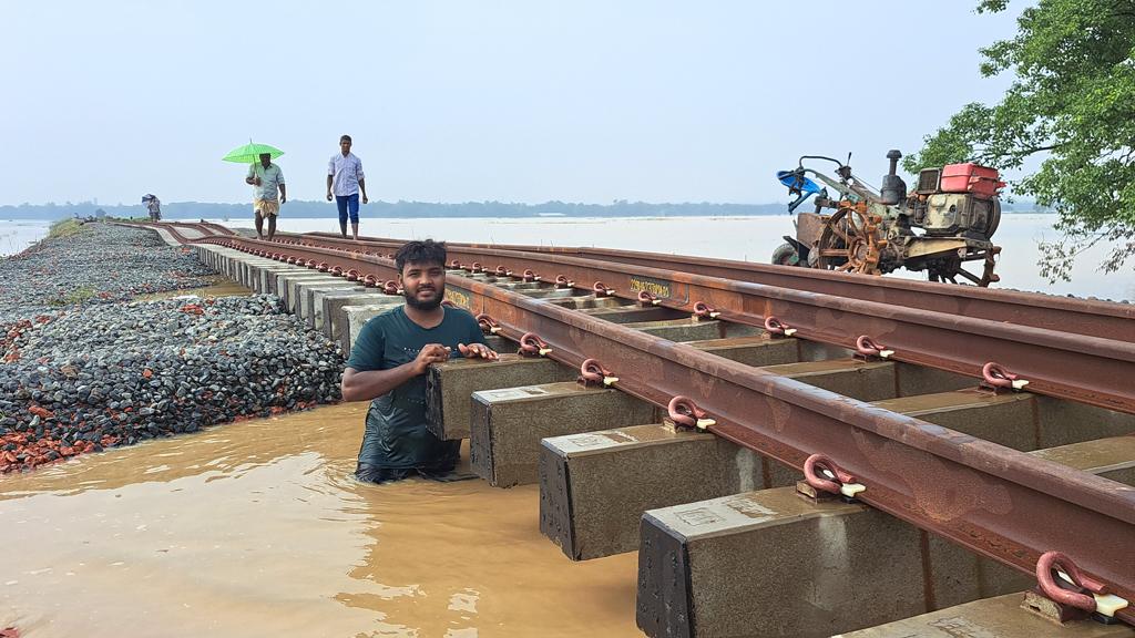 চালুর আগেই বন্যায় ধসে গেল চট্টগ্রাম-কক্সবাজার রেলপথ