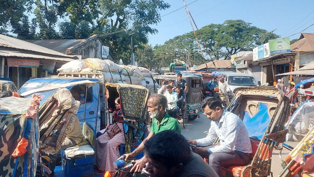 তীব্র যানজটে নাকাল গাইবান্ধা শহরবাসী