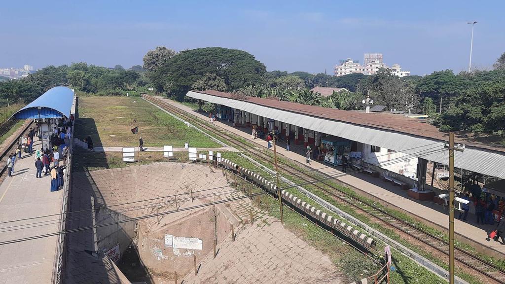 রেলস্টেশনে ছিনতাই আতঙ্ক