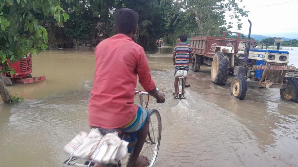 নেত্রকোনায় নদ-নদীর পানি কমছে