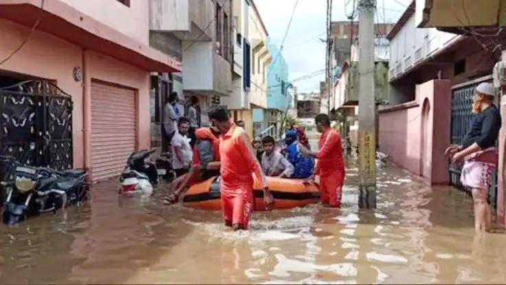 অন্ধ্র প্রদেশের বন্যায় নিহত ১৭, নিখোঁজ শতাধিক