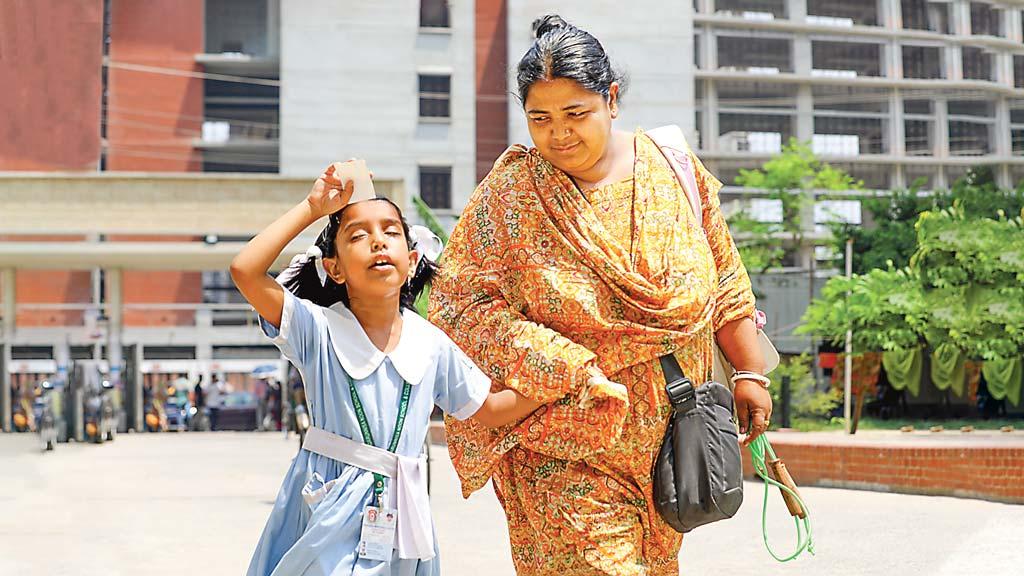 প্রচণ্ড দাবদাহ: প্রাথমিক বিদ্যালয় বন্ধ বৃহস্পতিবার পর্যন্ত