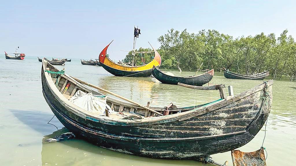 নাফ নদ থেকে রোহিঙ্গা বাবা-ছেলের মরদেহ উদ্ধার