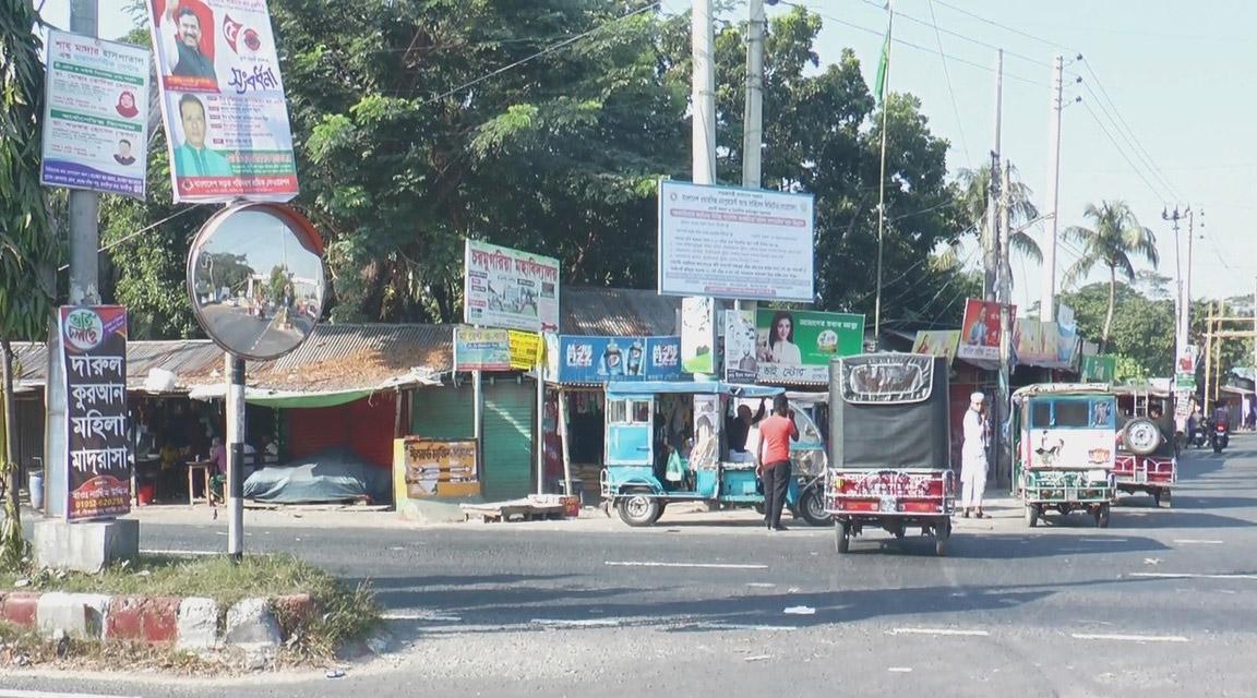 দুর্ঘটনা রোধে সড়কের ৮৫ স্থানে লুকিং গ্লাস