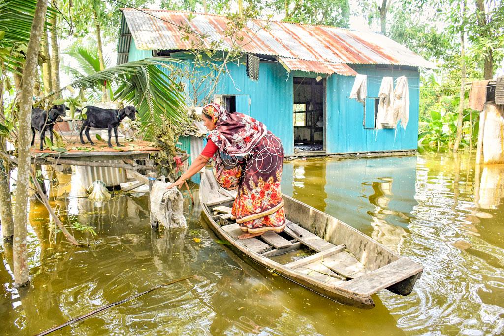 বন্যা পরিস্থিতি: শিক্ষার ক্ষতিতে শঙ্কায় অভিভাবক