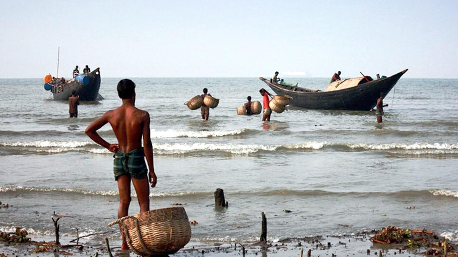 সাগরের জেলেদের টিকা দেওয়া শুরু