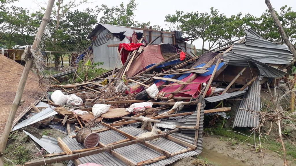 কালবৈশাখীতে লন্ডভন্ড অর্ধশত ঘরবাড়ি