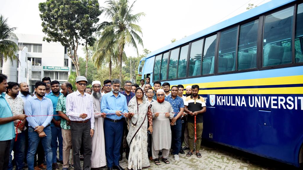 খুবির পরিবহন পুলে যুক্ত হলো ৫২ সিটের নতুন বাস