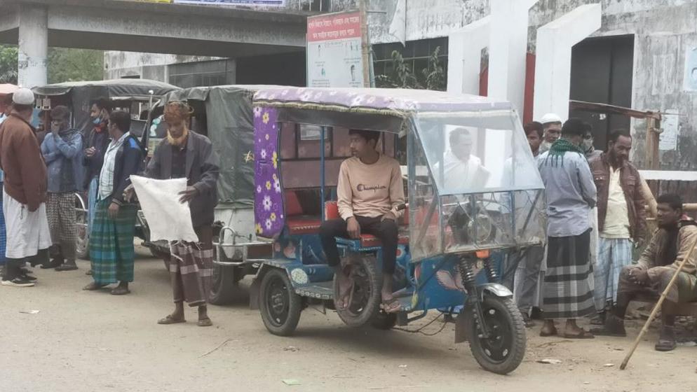 মাস্ক পরতে মানুষের অনীহা