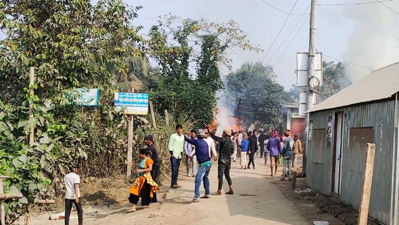 ১০ টাকা ভাড়া নিয়ে ব্রাহ্মণবাড়িয়ায় ফের সংঘর্ষে আহত ২০, আগুন ১৩ দোকানে