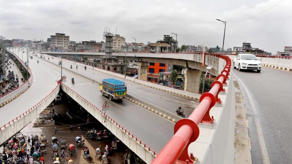 হানিফ ফ্লাইওভারে মাইক্রোবাসে আগুন