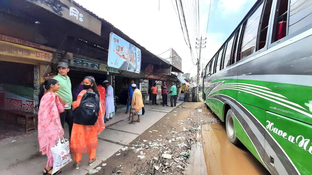 বাসভাড়া বাড়ল তিন হারে