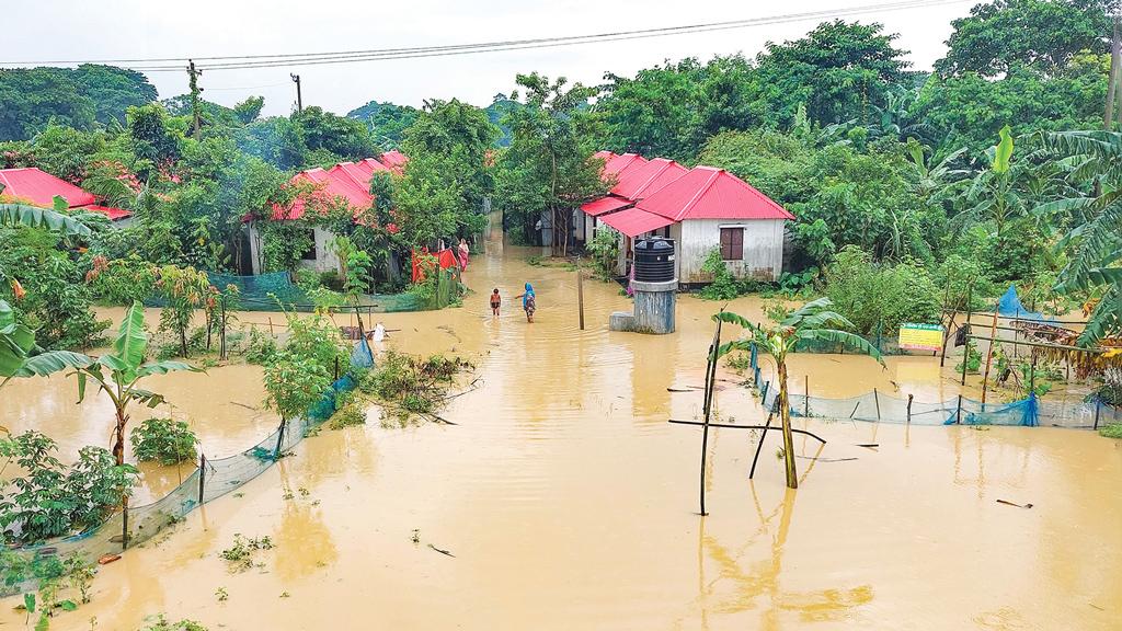 নেত্রকোনায় বাড়ছে পানি, ময়মনসিংহেও অবনতি