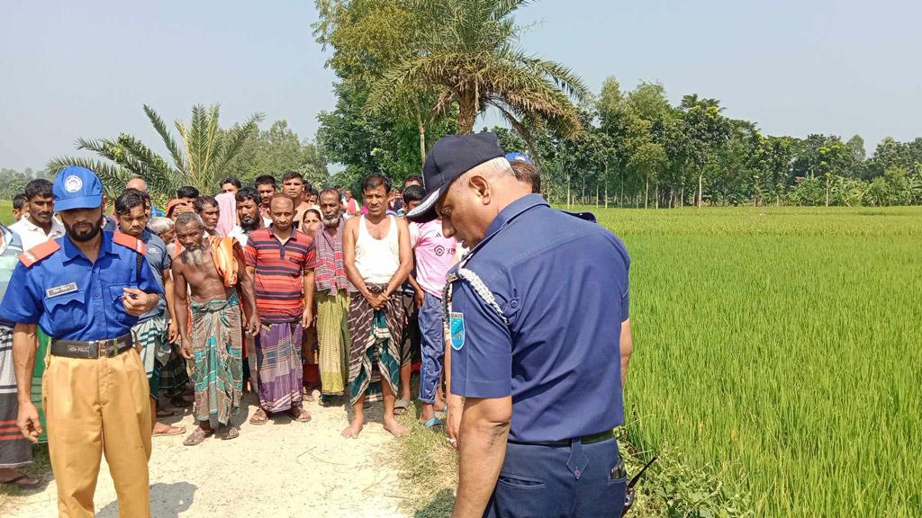 ধান খেতে পড়ে ছিল ইজিবাইক চালকের গলাকাটা লাশ 