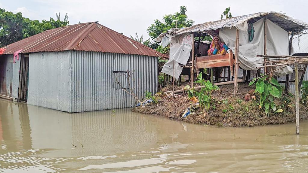 নাজুক অবস্থায় স্যানিটেশন ও গর্ভকালীন স্বাস্থ্যসেবা