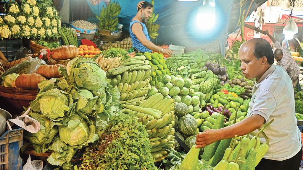 সংকট নেই, তবু বাড়ল সবজি, মাছের দাম