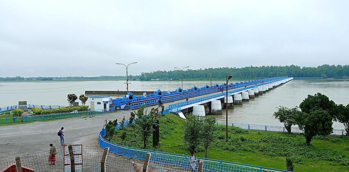 নীলফামারীতে তিস্তার পানি বিপৎসীমা ছুঁই ছুঁই 