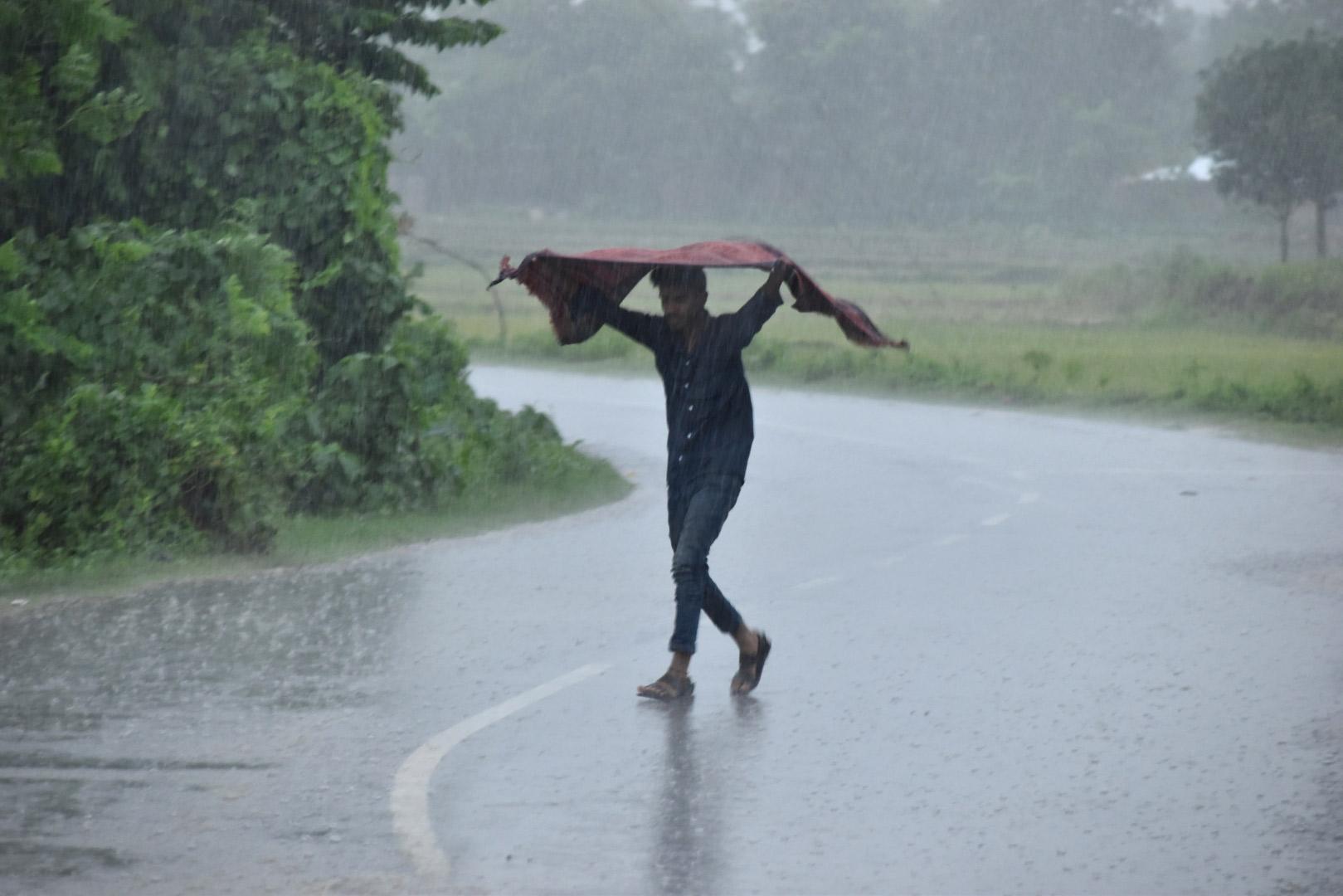 তাপপ্রবাহ না কমলেও কাল থেকে বৃষ্টি হতে পারে যেখানে 