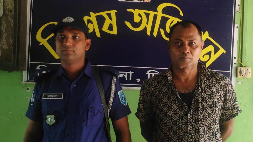 পুলিশ পরিচয়ে যুবকের টাকা ছিনতাই, সাবেক সেনা গ্রেপ্তার