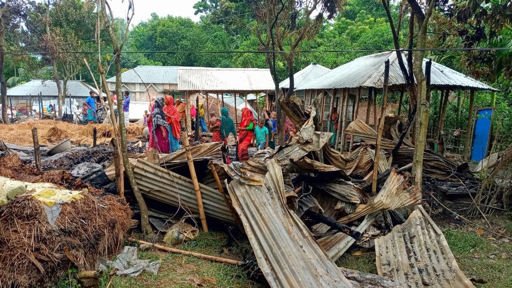 আগুনে পুড়ল ২২ বসতঘর, ক্ষতি অর্ধকোটি