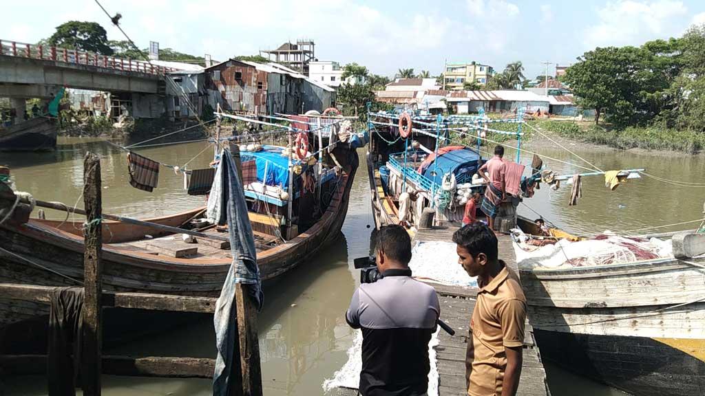 ‘মোগো ইলিশ মোরা টাহাইদ্দাও কিন্না খাইতে পারি না’