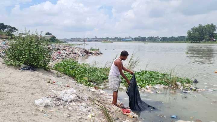 বিশ্বের বেশি দূষিত ১০টি নদীর দুটি বাংলাদেশে