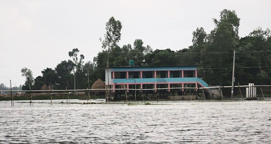 বাড়ছে যমুনা নদীর পানি, প্লাবিত হচ্ছে চরাঞ্চল