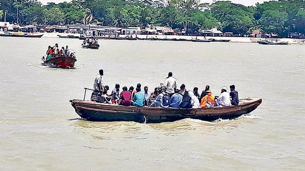 বাড়ছে পানি, নিম্নাঞ্চল প্লাবিত