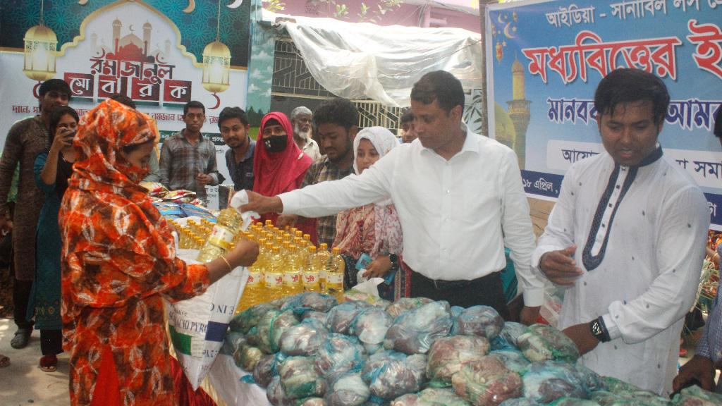 আইডিয়ার বাজারে ২৯০ টাকা কেজি গরুর মাংস কিনলেই ঈদ সামগ্রী ফ্রি