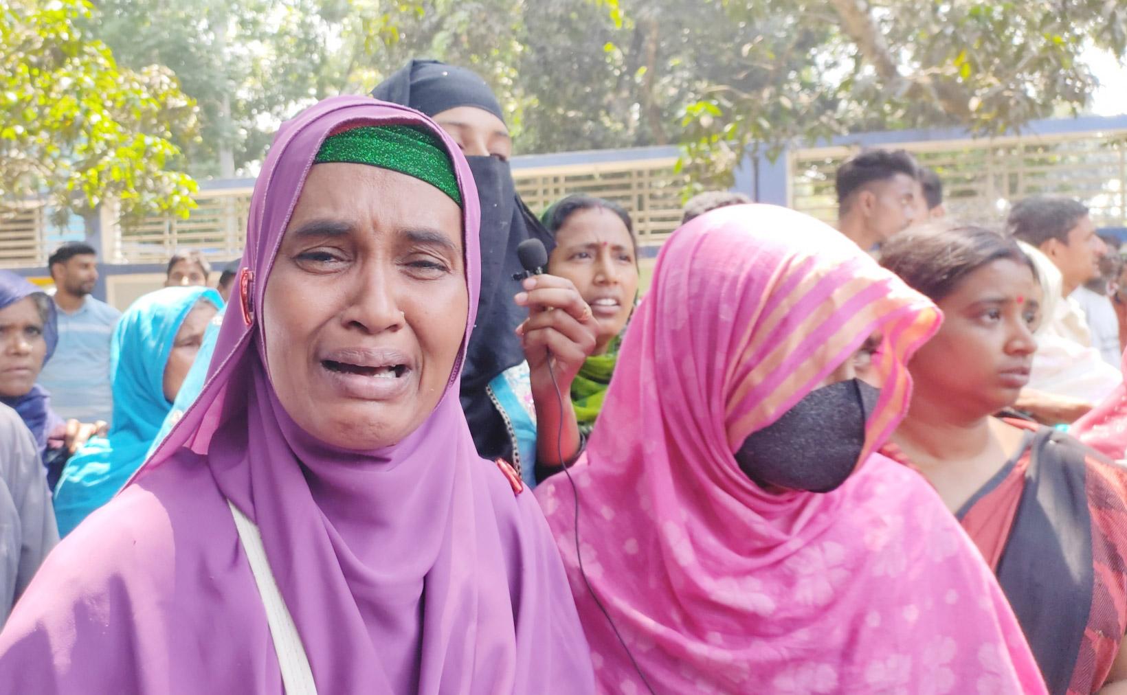 ‘আমরা আত্মহত্যা করলে কি আপনাদের টনক নড়বে?’