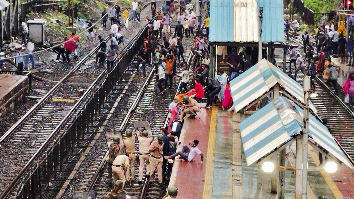 বিক্ষোভের মুখে ইন্টারনেট বন্ধ এবার ভারতীয় শহরে