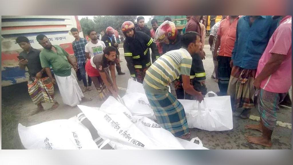 ত্রিশালে দাঁড়িয়ে থাকা বাসে আরেক বাসের ধাক্কায় নিহত বেড়ে ৬ 