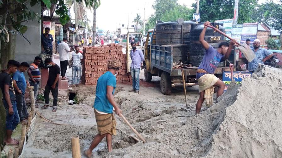 লালপুরে সেই সেতুর মেরামত কাজ শুরু