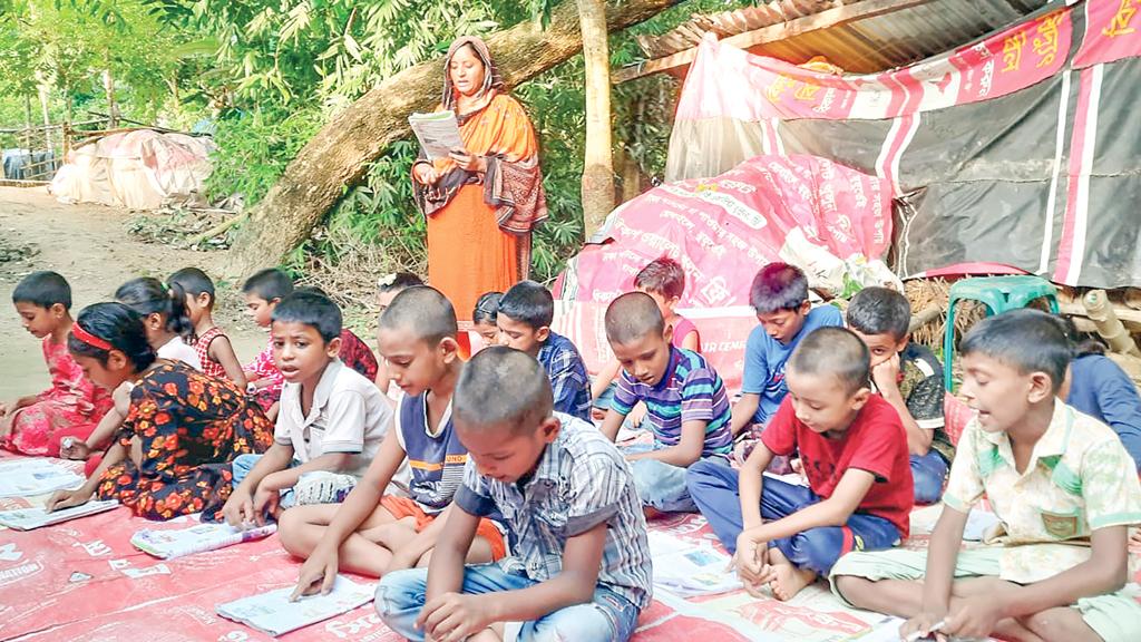 জেসমিনের  স্কুল তাদের ভরসা