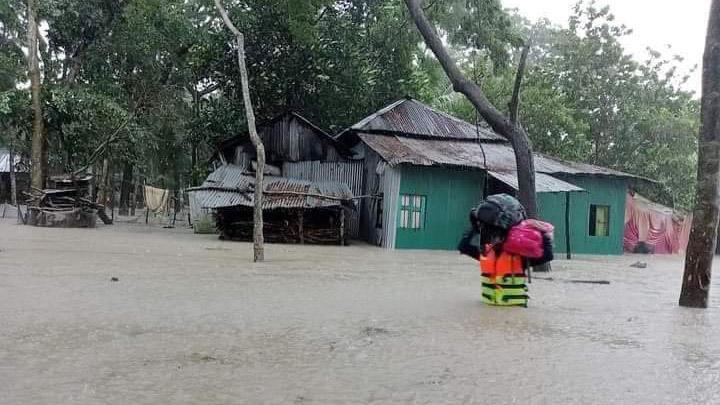 উপকূলের মানুষ পানিবন্দী