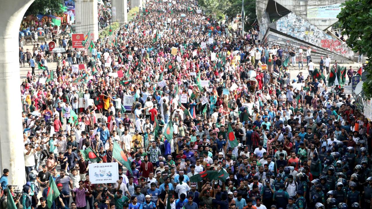 নতুন কর্মসূচি দিয়ে শাহবাগ ছাড়লেন আন্দোলনকারীরা