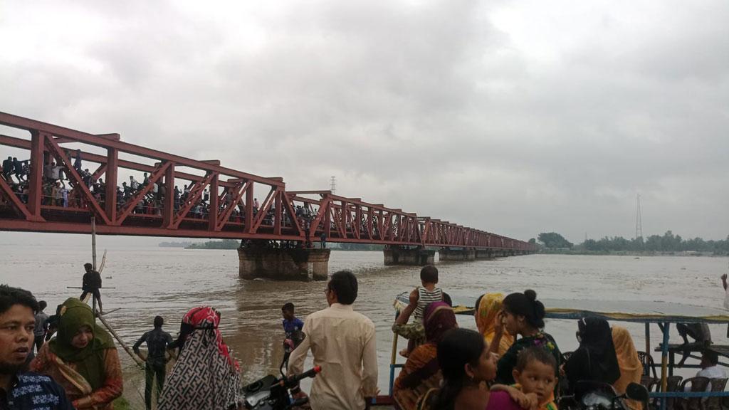 উত্তরে নদীর পানি বেড়ে নিম্নাঞ্চল প্লাবিত, বন্যার শঙ্কা